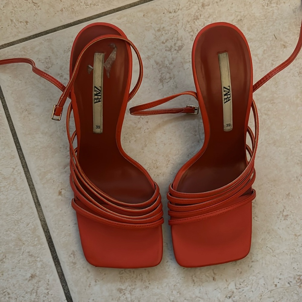 Brand new size 8 Zara heels worn once